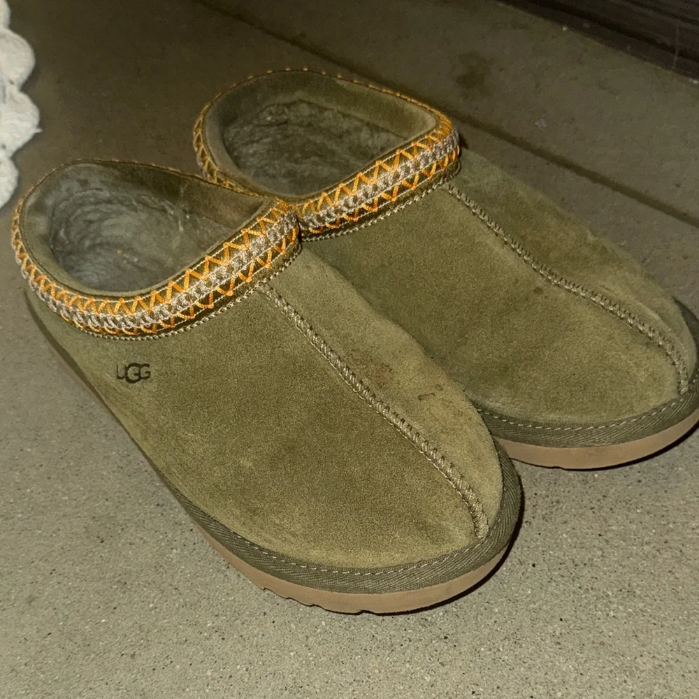 Ugg Tasman slippers olive - Picture 1 of 3
